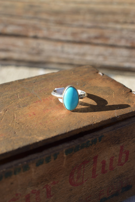 Single turquoise ring