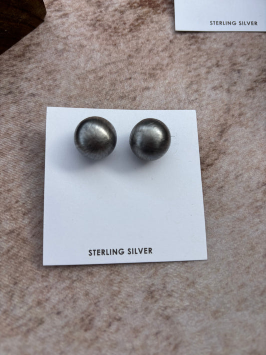 18MM studs